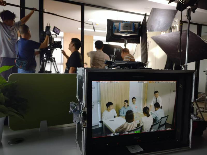 陕西TVC拍摄公司：科技产品视觉化大师，诠释未来感与功能美学